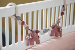 Kids Sebra Interior Baby Toys>Crochet pram chain, Fanto blossom pink – Sebra