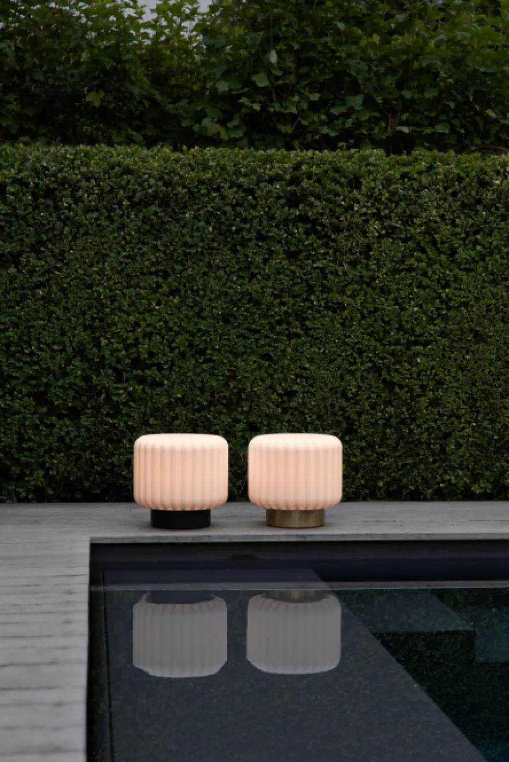 dentelles_wide_xl_table_l_2.webp Atelier Pierre Outdoor | Lamps & Lighting>Dentelles Wide XL Table Lamp Black –