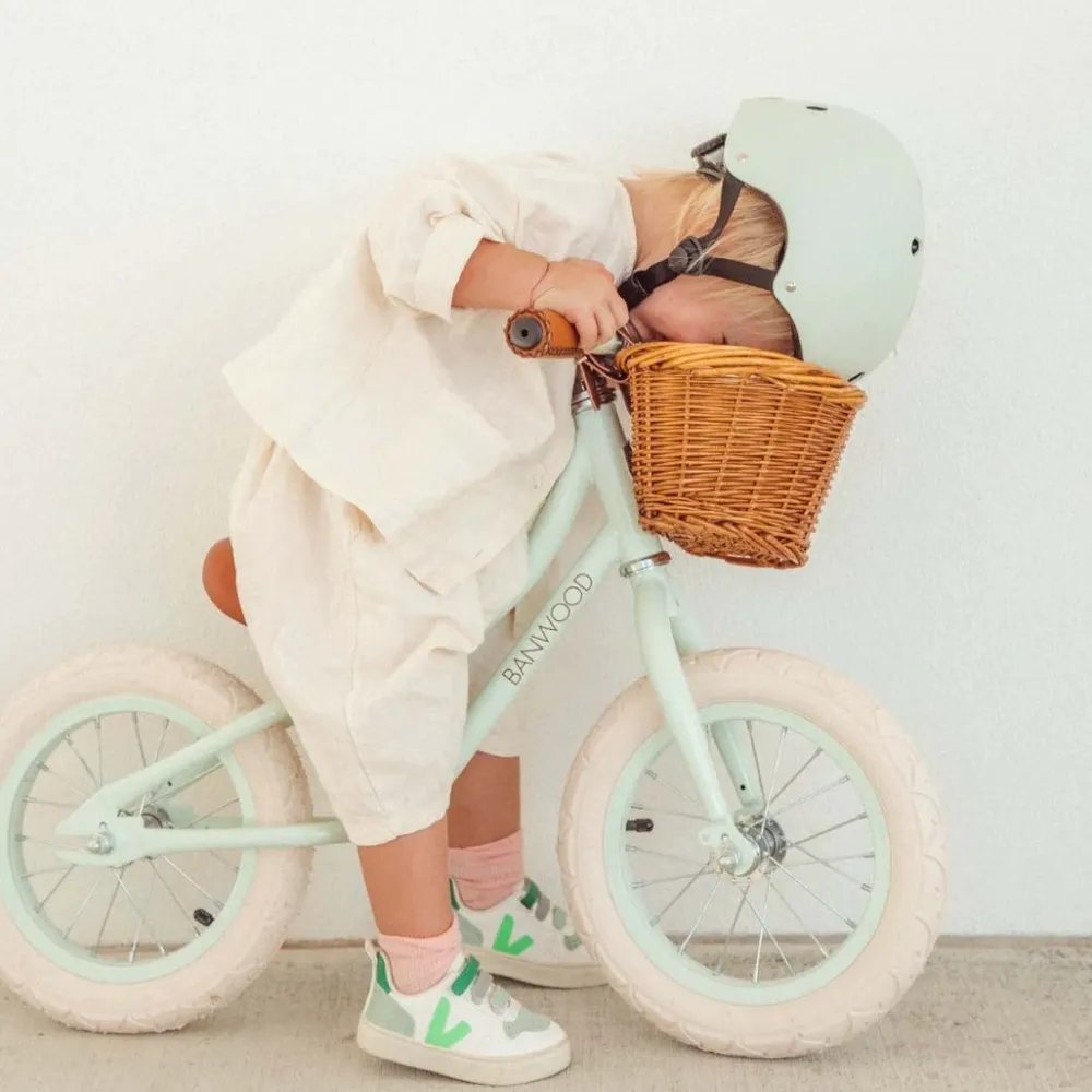 first_go_balance_bike_pal_1.webp Kids Banwood Outdoor Toys | Bikes, Scooters And Helmets>First Go! Balance Bike Pale Mint –