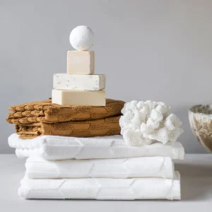 Mette Ditmer Textiles | Bathroom Textiles>GEO Guest Towels Off white 35×55 2 pack –
