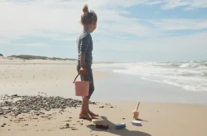 Kids OYOY Mini Outdoor Toys | Bath Toys>Leo Beach Set Coral – OYOY