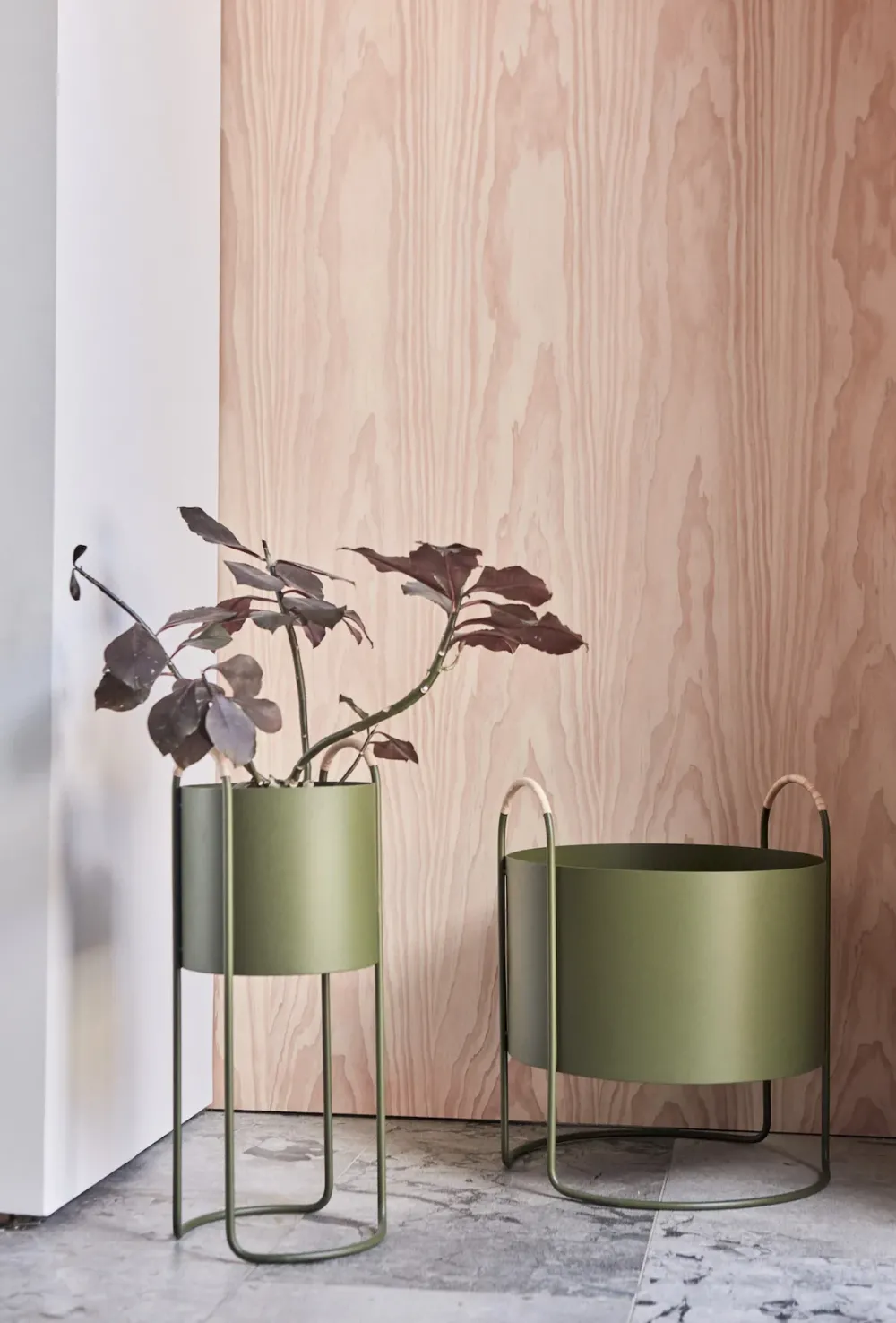 maki_plant_box_high_green_1.webp OYOY Ceramics And Vases | Storage>Maki Plant Box, High Green –