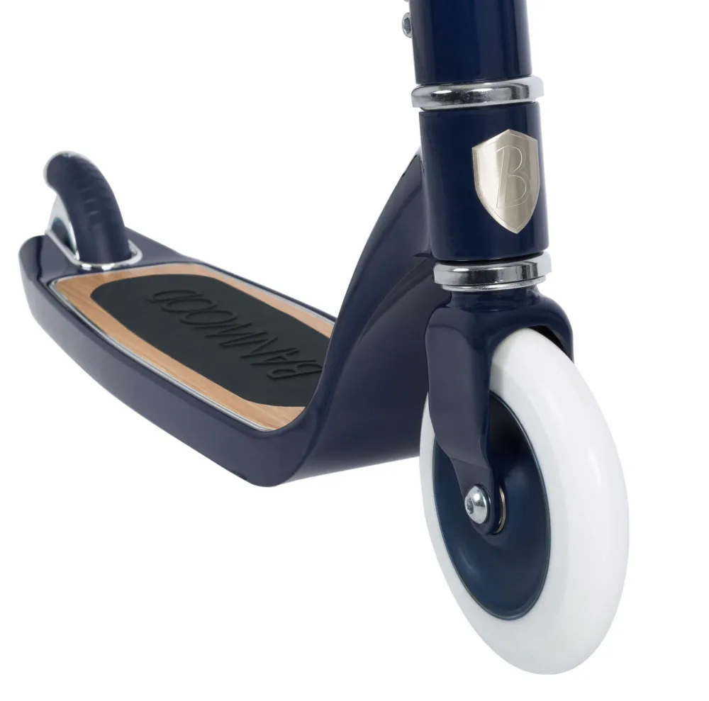 maxi_scooter_navy__banwoo_2.webp Kids Banwood Outdoor Toys | Bikes, Scooters And Helmets>Maxi Scooter Navy –