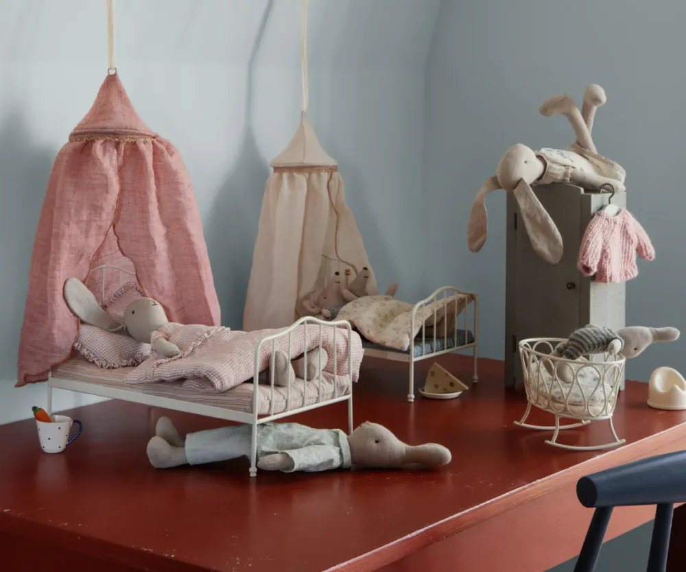 miniature_bed_canopy_mint_2.webp Kids Maileg Doll Accessories>Miniature bed canopy, Mint –