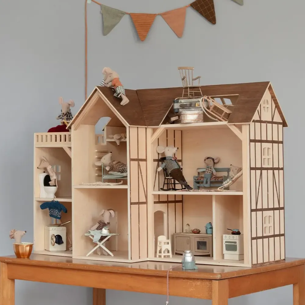 mouse_hole_farmhouse_anne_2.webp Kids Maileg Doll Accessories>Mouse hole Farmhouse Annex –