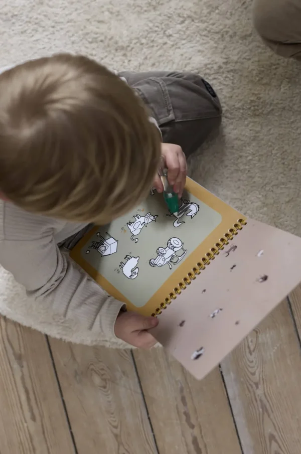 Kids FILIBABBA Creativity>My Favourite Water Coloring Book –