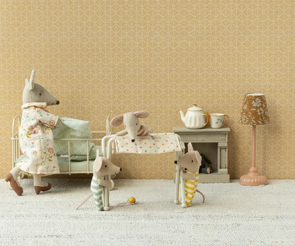 nursery_table_baby_mouse__1.webp Kids Maileg Doll Accessories>Nursery table, Baby mouse, Off white –