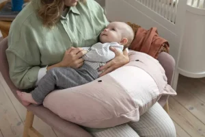 Kids Sebra Interior Cushions & Nursing Pillows>Nursing pillow, Zappy the squirrel – Sebra