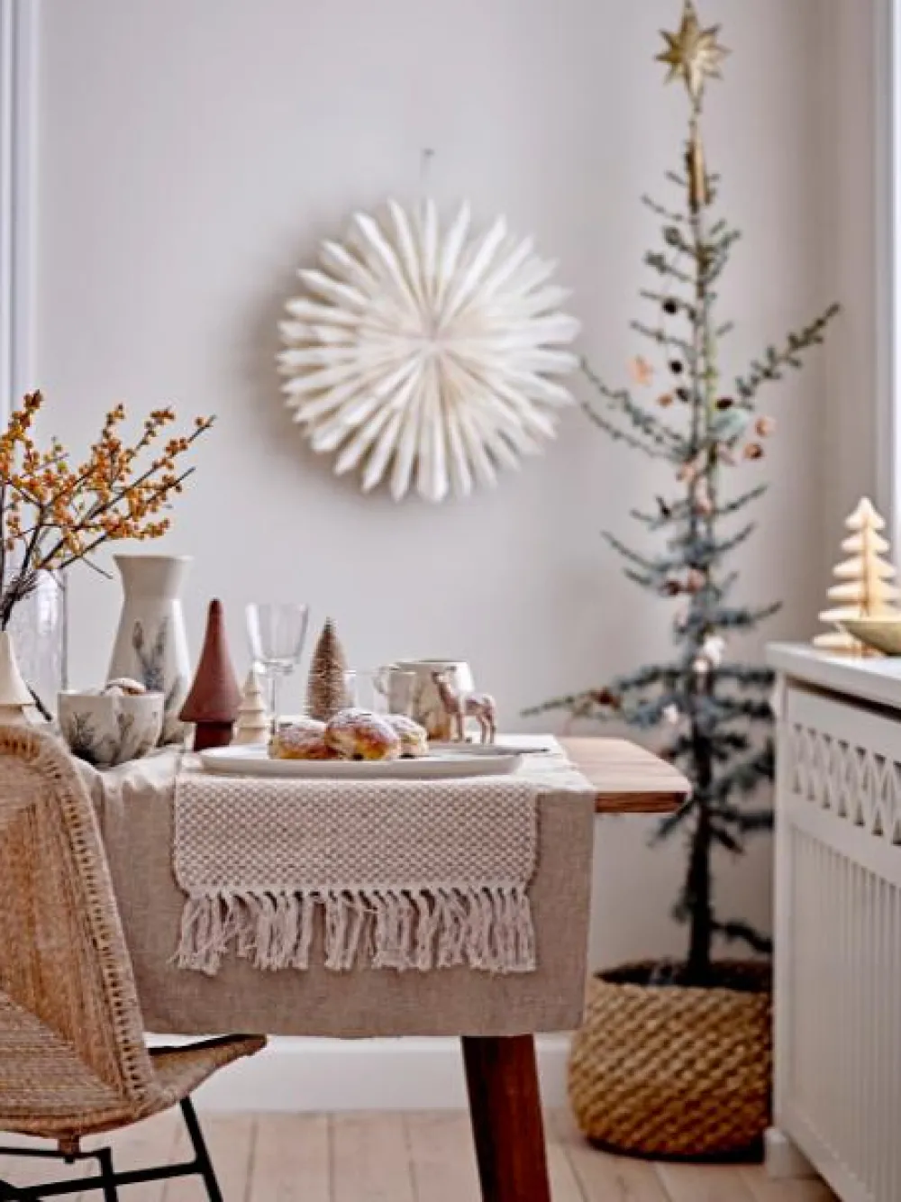pax_star_white_paper_medi_3.webp Bloomingville Christmas Decorations | Birthday Decorations>Pax Star, White Paper Medium –