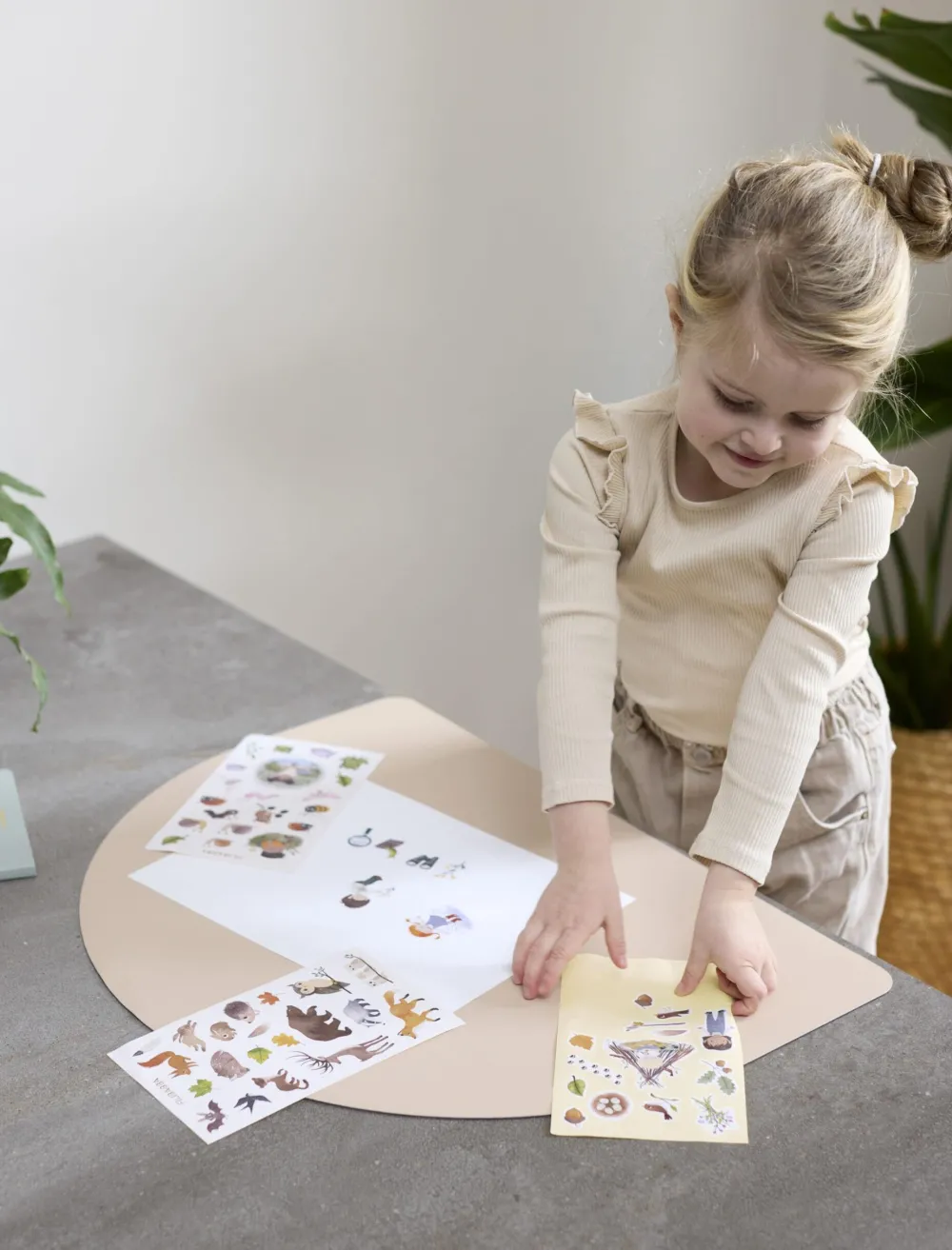 placemat_warm_grey__filib_1.webp Kids FILIBABBA Creativity | Dinnertime>Placemat, Warm Grey –