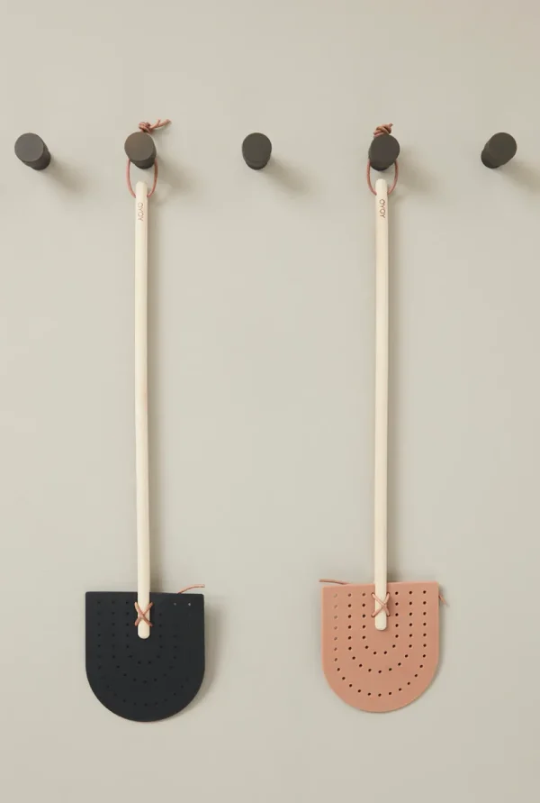 OYOY Kitchen | Cleaning Items>Rainbow Flyswatter, Black –