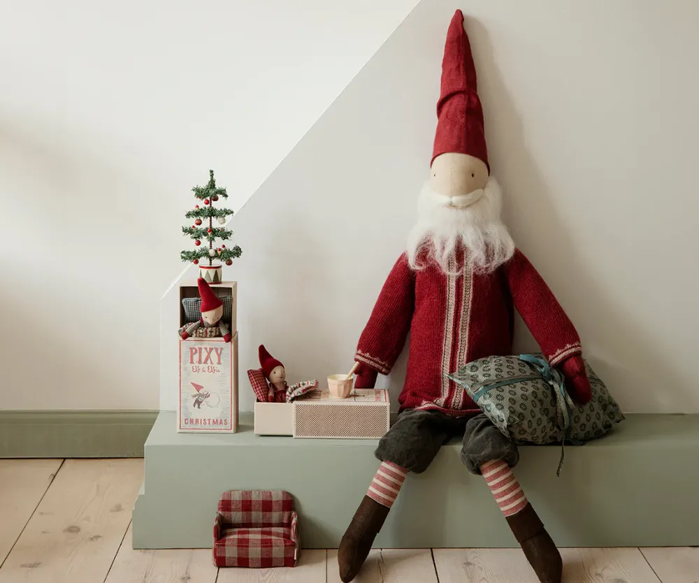 santa_small__cm__maileg_1.webp Kids Maileg Christmas Toys | Christmas Decorations>Santa, Small 85 cm –