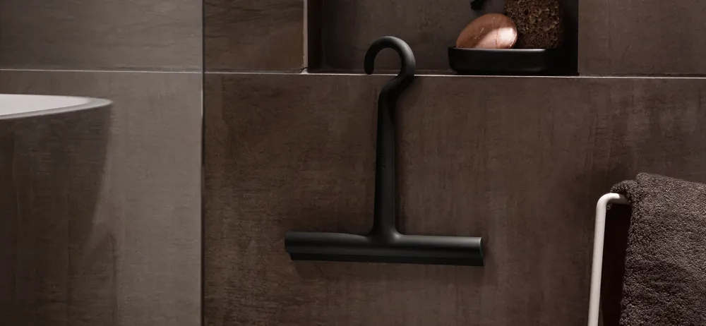 squeegee_black__eva_solo_1.webp Eva Solo Shower Wiper>Squeegee, Black –