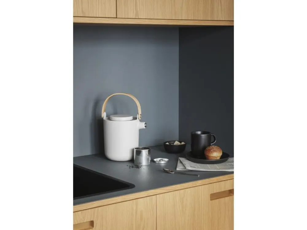 tea_vacuum_jug_sand__l__e_1.webp Eva Solo Kitchen>Tea Vacuum Jug, Sand 1 L –