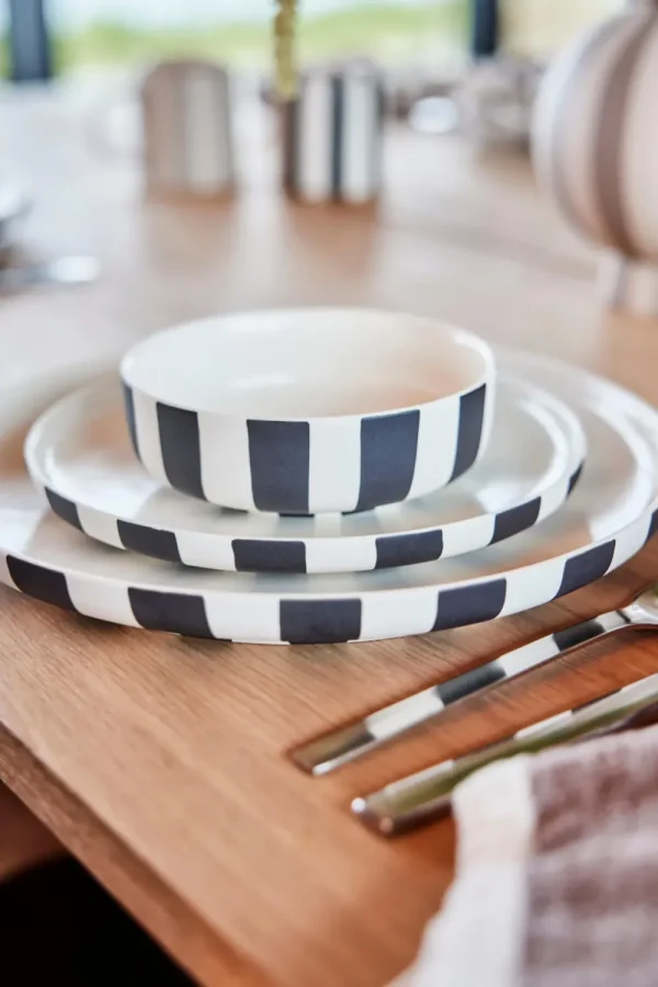 OYOY Kitchen>Toppu Lunch Plate Black / White –