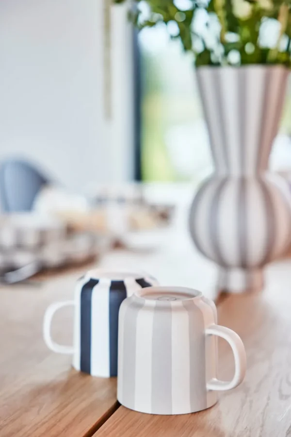 OYOY Kitchen>Toppu Mug Black / White –
