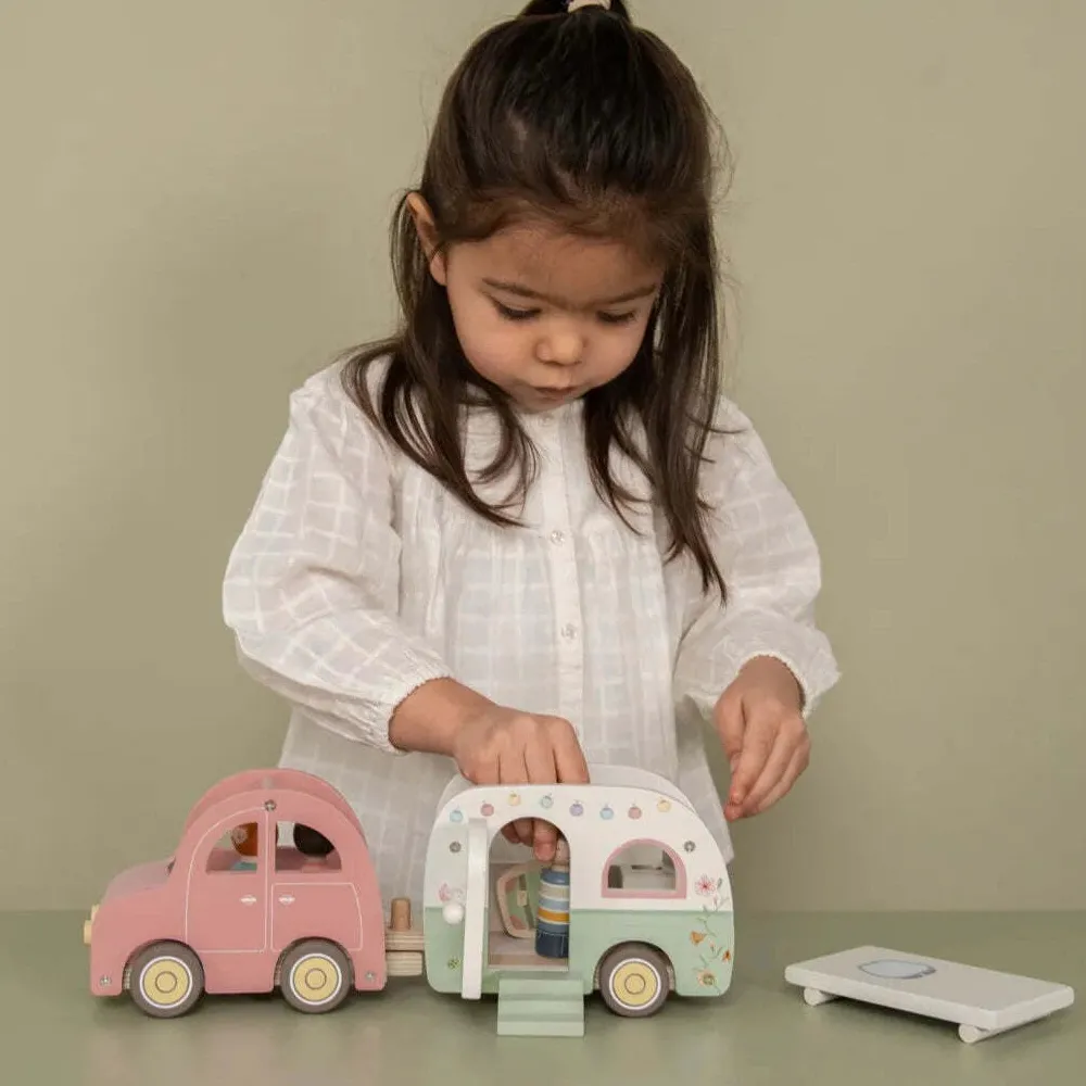 toy_car_with_caravan__lit_1.webp Kids Little Dutch Wooden Toys | Cars And Road Ways>Toy Car with Caravan –