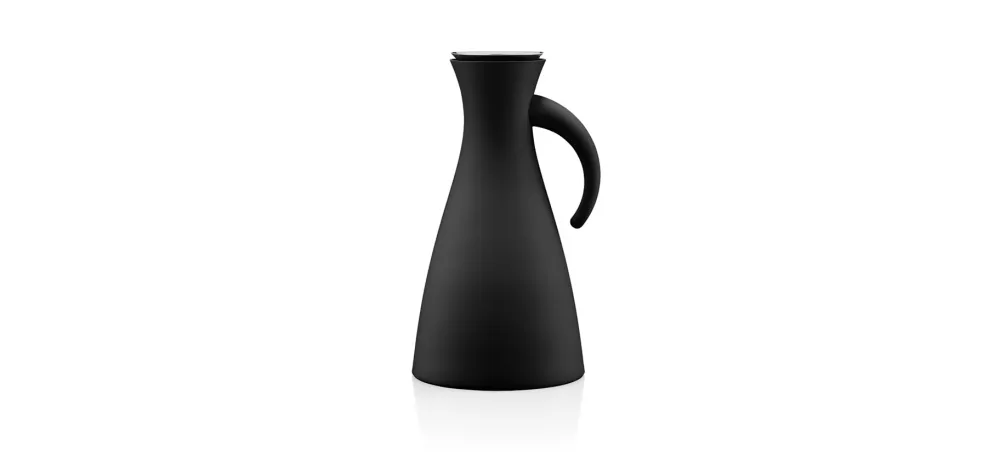 vacuum_jug_matt_black__ev_0.webp Eva Solo Kitchen>Vacuum Jug, Matt Black –