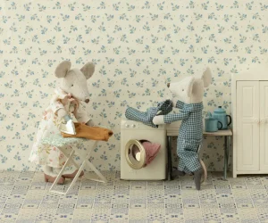 Kids Maileg Doll Accessories>Washing machine, Mouse –