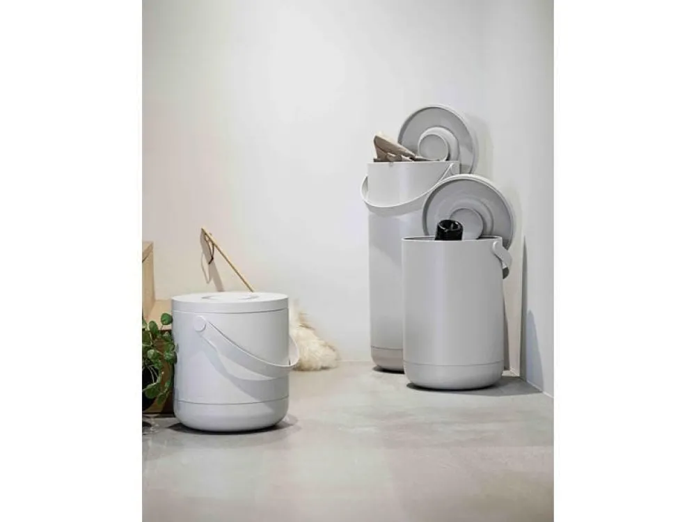 waste_bin_circular__l_lig_1.webp Zone Denmark Kitchen | Pedal Bin>Waste Bin Circular 35 l, Light Grey –