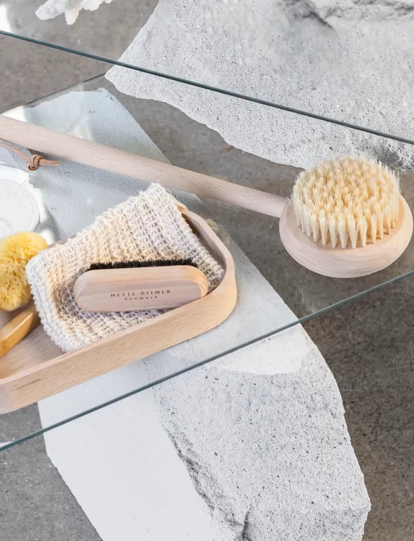 Mette Ditmer Wellness & Beauty | Bathroom Accessories>Wooden shower brush with handle –