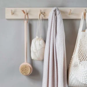 Mette Ditmer Wellness & Beauty | Bathroom Accessories>Wooden shower brush with handle –