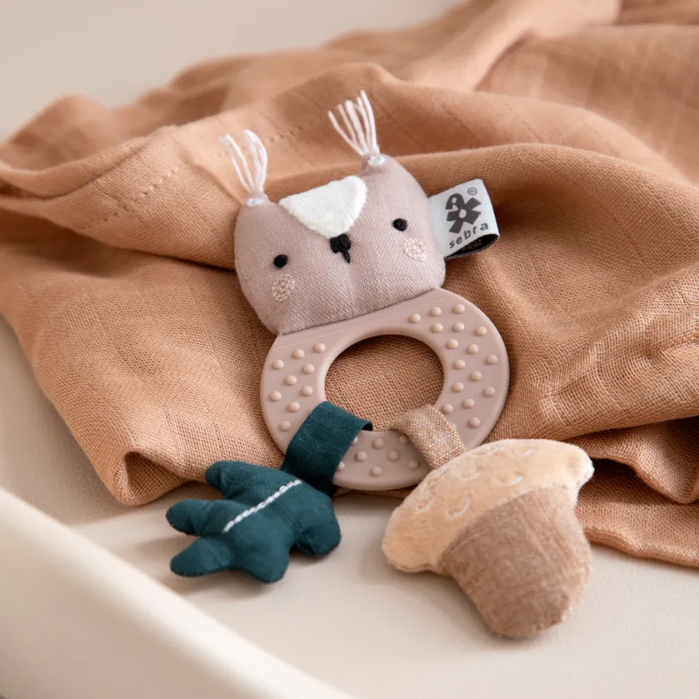 zappy_the_squirrel_rattle_1.webp Kids Sebra Interior Baby Toys>Zappy the squirrel, Rattle – Sebra